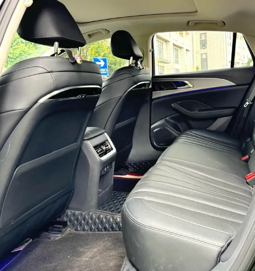 2023 HongQi H5 2.0T 224HP L4 8AT,autocango,china used car exporter,china ev exporter,chinese used car exporter,chinese used ev exporter