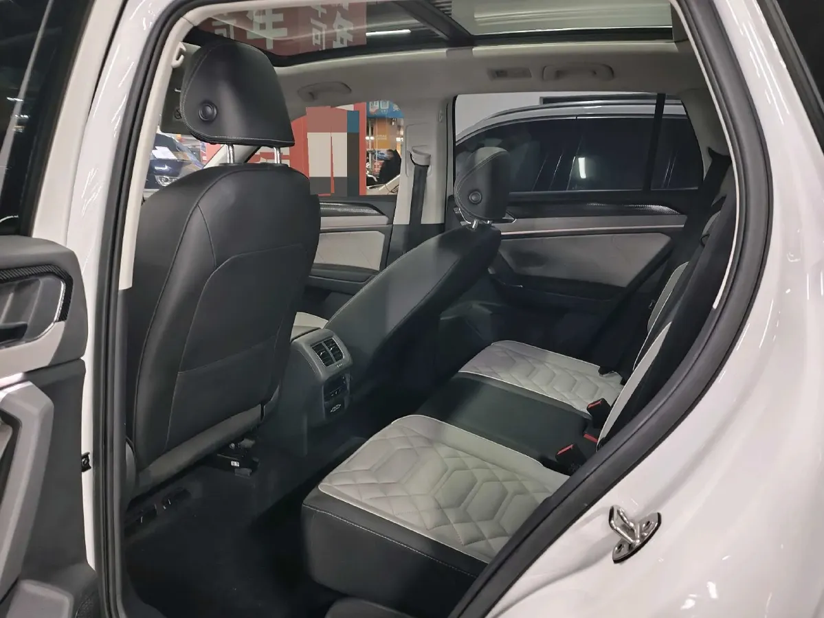 2024 Volkswagen Tayron 2.0T 186HP L4 7DCT,autocango,china used car exporter,china ev exporter,chinese used car exporter,chinese used ev exporter