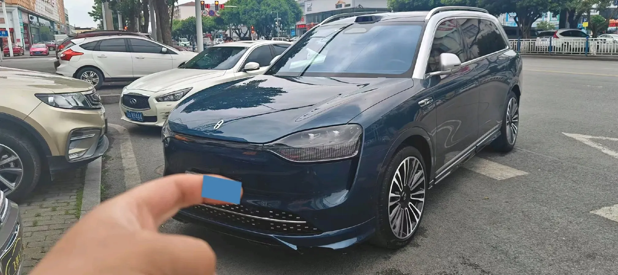 2024 AITO AITO M9 1.5T 152HP L4 REEV 42KWH,autocango,china used car exporter,china ev exporter,chinese used car exporter,chinese used ev exporter