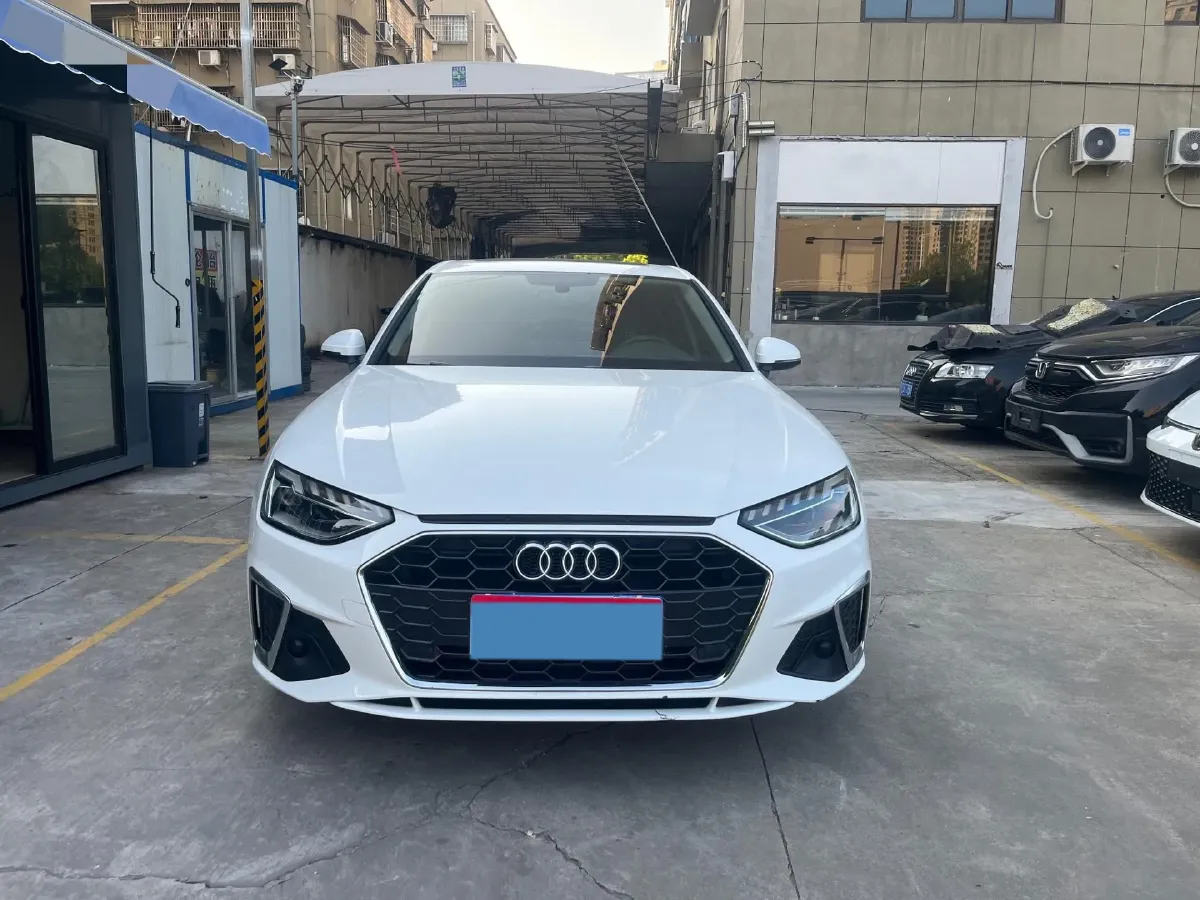2020 Audi A4L 2.0T 190HP L4 7DCT,autocango,china used car exporter,china ev exporter,chinese used car exporter,chinese used ev exporter