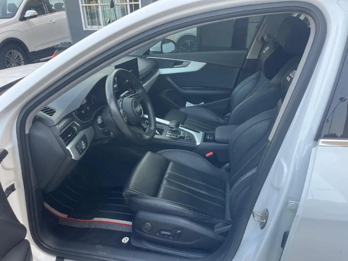 2020 Audi A4L 2.0T 190HP L4 7DCT,autocango,china used car exporter,china ev exporter,chinese used car exporter,chinese used ev exporter