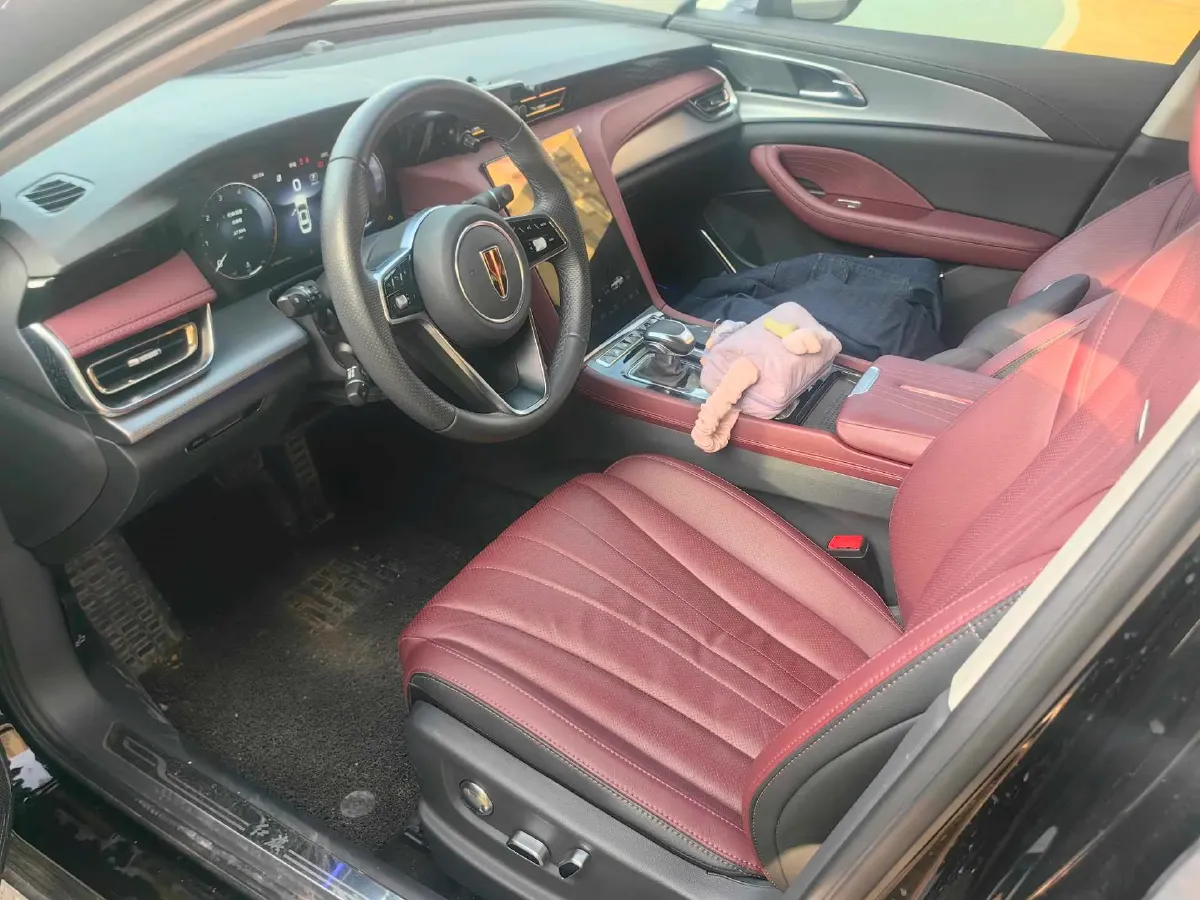 2024 HongQi H5 2.0T 224HP L4 8AT,autocango,china used car exporter,china ev exporter,chinese used car exporter,chinese used ev exporter