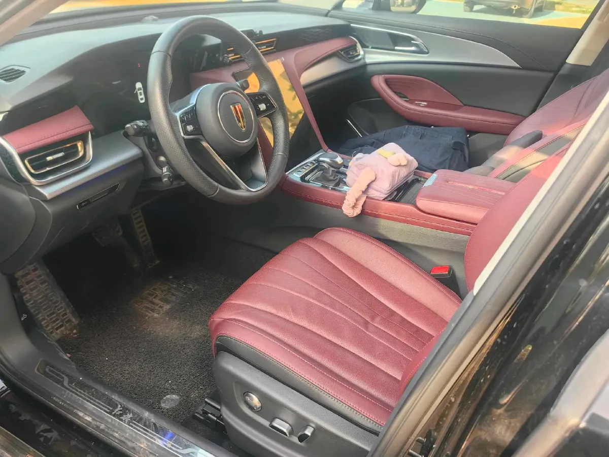 2024 HongQi H5 2.0T 224HP L4 8AT,autocango,china used car exporter,china ev exporter,chinese used car exporter,chinese used ev exporter