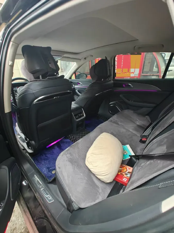 2023 HongQi H5 2.0T 224HP L4 8AT,autocango,china used car exporter,china ev exporter,chinese used car exporter,chinese used ev exporter