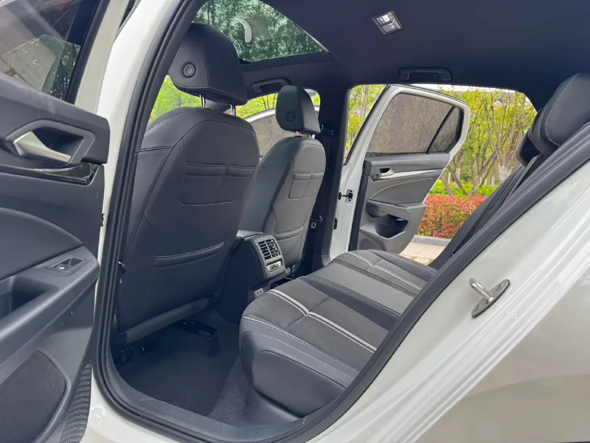 2021 Volkswagen Golf 1.4T 150HP L4 7DCT,autocango,china used car exporter,china ev exporter,chinese used car exporter,chinese used ev exporter