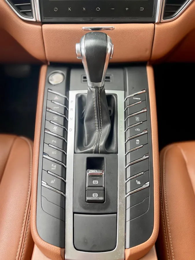 2017 Zotye SR9 2.0T 190HP L4 6DCT,autocango,china used car exporter,china ev exporter,chinese used car exporter,chinese used ev exporter