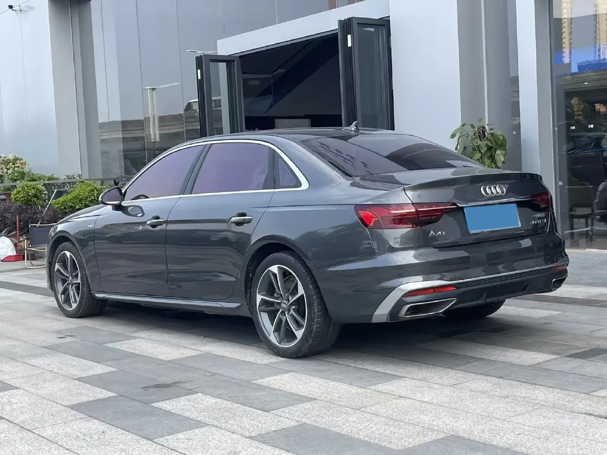 2020 Audi A4L 2.0T 190HP L4 7DCT,autocango,china used car exporter,china ev exporter,chinese used car exporter,chinese used ev exporter