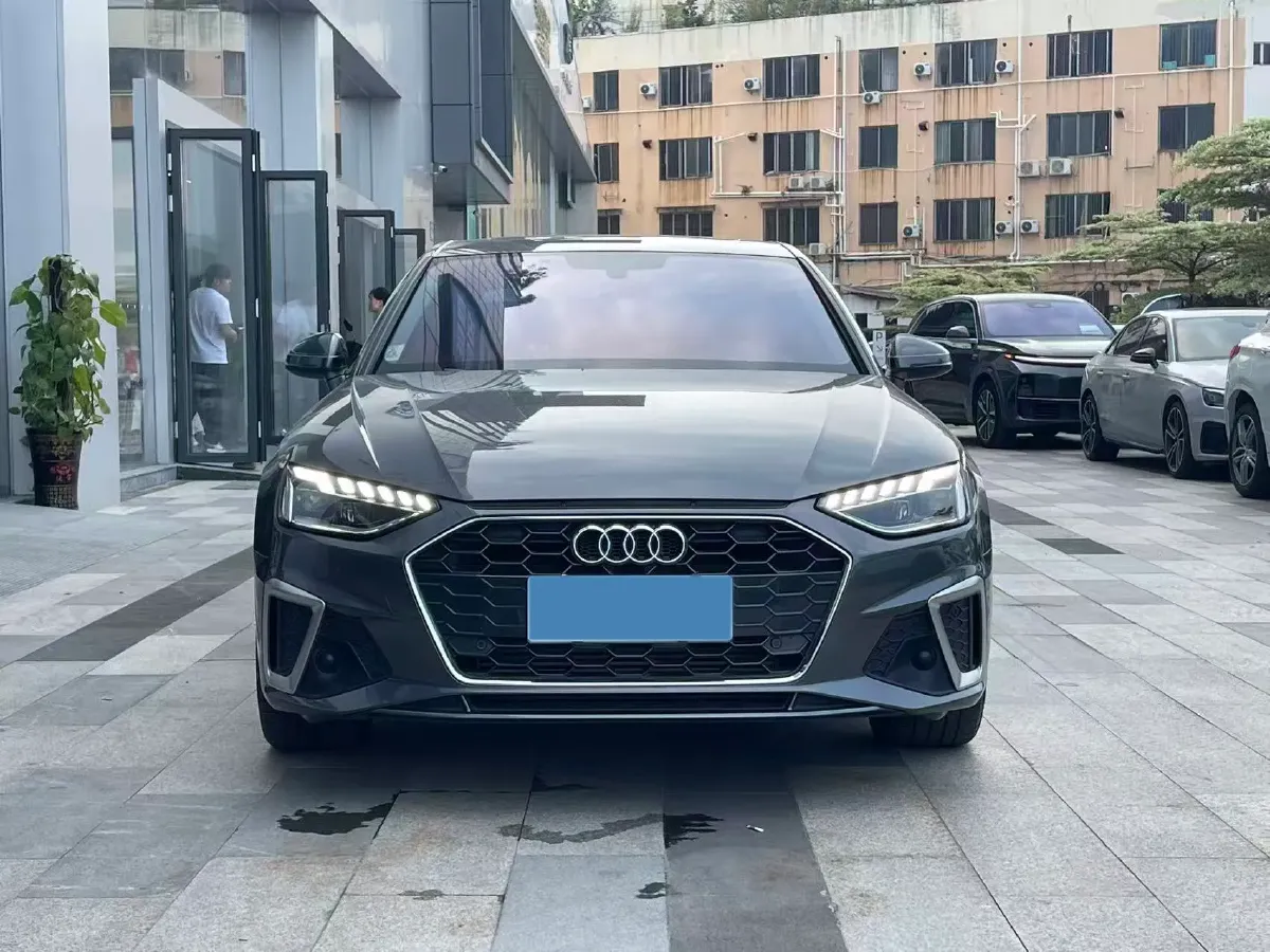 2020 Audi A4L 2.0T 190HP L4 7DCT,autocango,china used car exporter,china ev exporter,chinese used car exporter,chinese used ev exporter