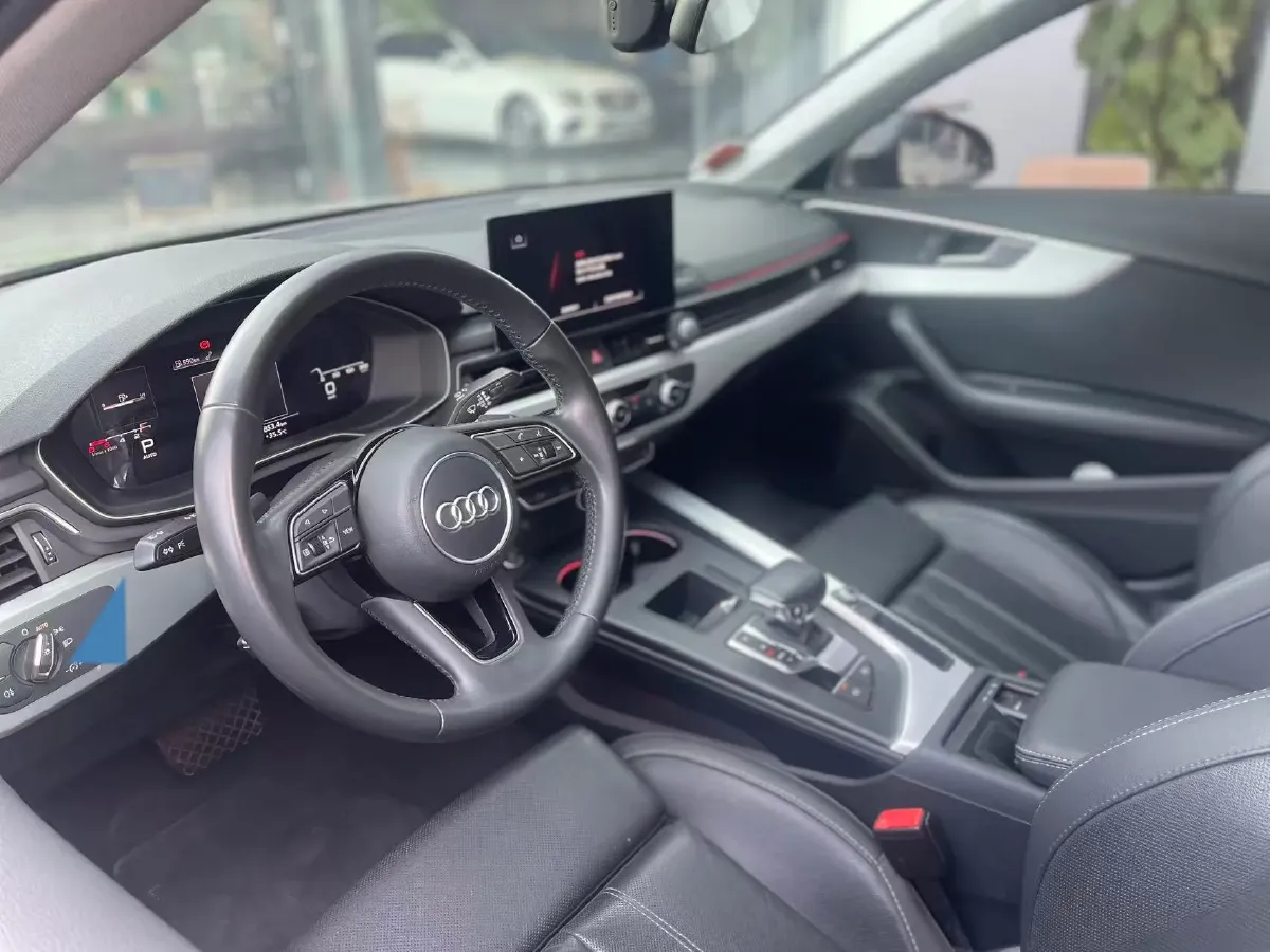 2020 Audi A4L 2.0T 190HP L4 7DCT,autocango,china used car exporter,china ev exporter,chinese used car exporter,chinese used ev exporter