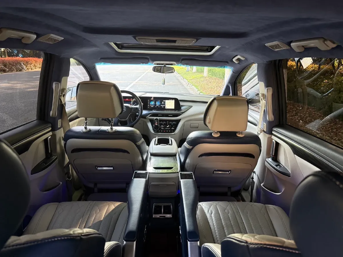 2020 Buick GL8 2.0T 237HP L4 9AT,autocango,china used car exporter,china ev exporter,chinese used car exporter,chinese used ev exporter