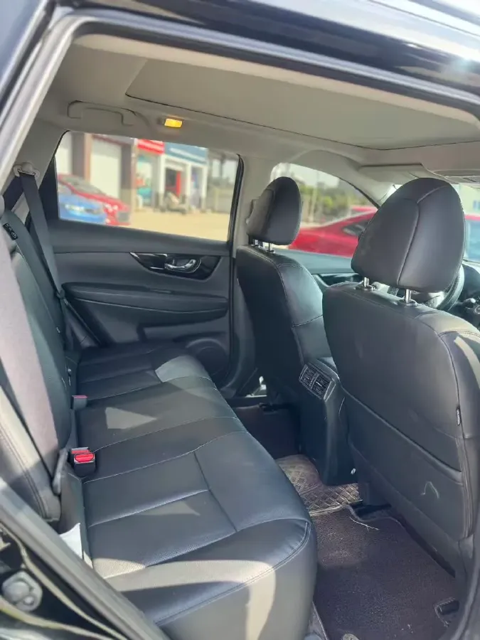 2023 Nissan X-Trail 2.0L 151HP L4 CVT,autocango,china used car exporter,china ev exporter,chinese used car exporter,chinese used ev exporter