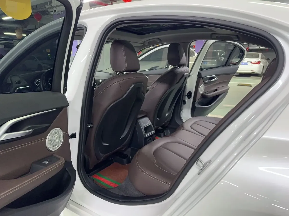 2022 BMW 1 Series 1.5T 140HP L3 7DCT,autocango,china used car exporter,china ev exporter,chinese used car exporter,chinese used ev exporter