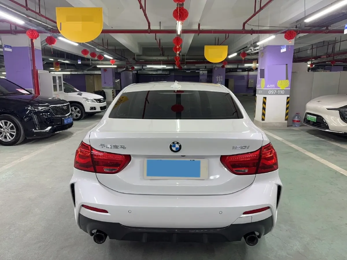 2022 BMW 1 Series 1.5T 140HP L3 7DCT,autocango,china used car exporter,china ev exporter,chinese used car exporter,chinese used ev exporter