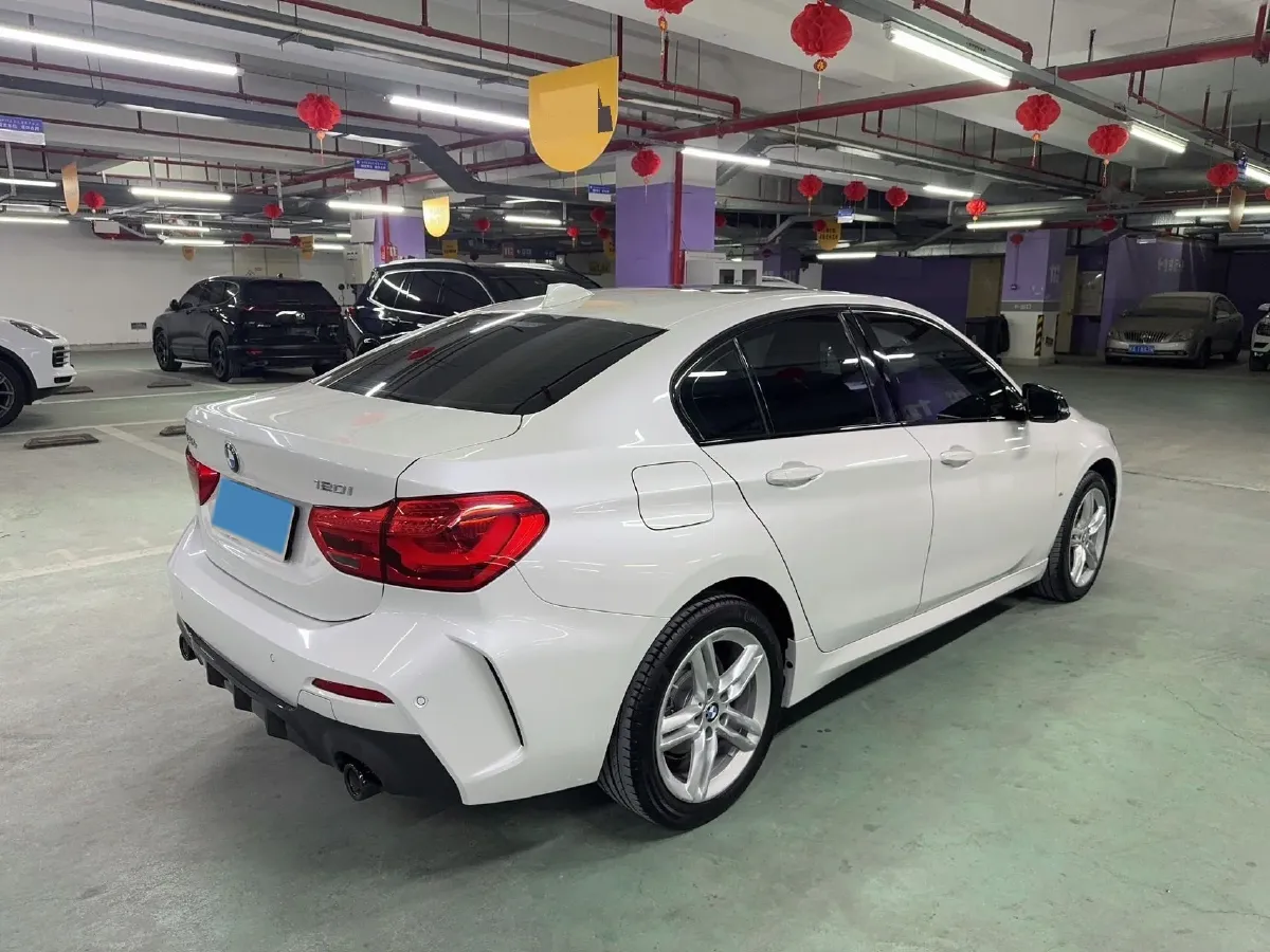 2022 BMW 1 Series 1.5T 140HP L3 7DCT,autocango,china used car exporter,china ev exporter,chinese used car exporter,chinese used ev exporter