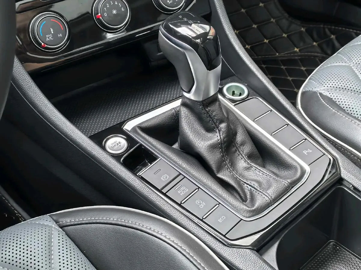 2024 Volkswagen Sagitar 1.5T 160HP L4 7DCT,autocango,china used car exporter,china ev exporter,chinese used car exporter,chinese used ev exporter