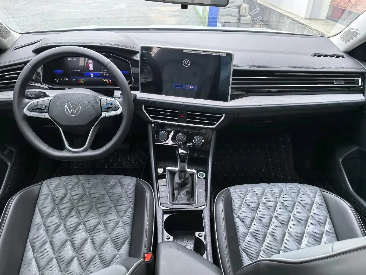 2024 Volkswagen Sagitar 1.5T 160HP L4 7DCT,autocango,china used car exporter,china ev exporter,chinese used car exporter,chinese used ev exporter