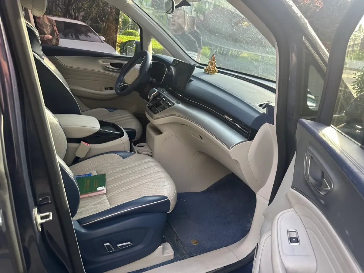 2022 Isuzu Mu-X 2.0T 220HP L4 8AT,autocango,china used car exporter,china ev exporter,chinese used car exporter,chinese used ev exporter