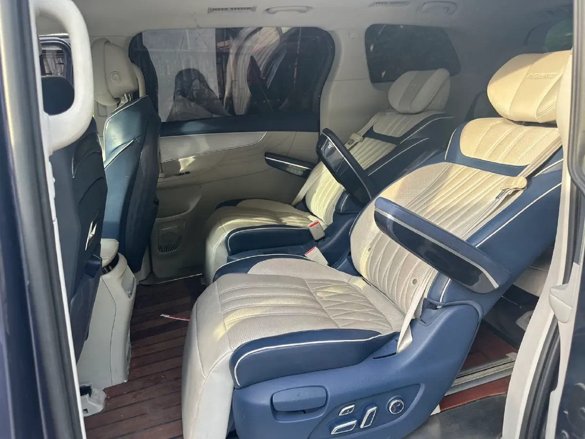 2022 Isuzu Mu-X 2.0T 220HP L4 8AT,autocango,china used car exporter,china ev exporter,chinese used car exporter,chinese used ev exporter