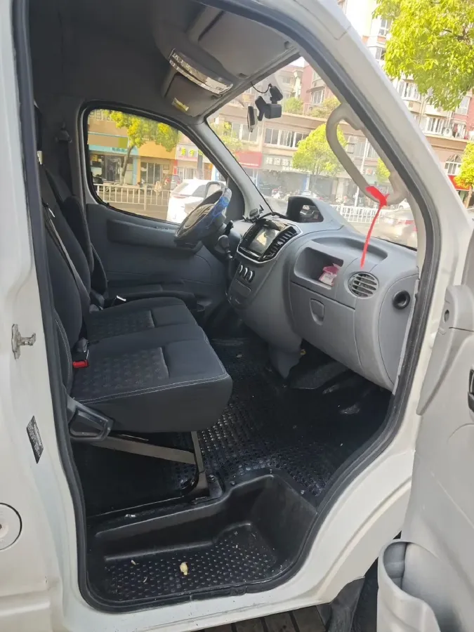 2019 MAXUS XinTu V80 2.0T 139HP L4 6MT,autocango,china used car exporter,china ev exporter,chinese used car exporter,chinese used ev exporter