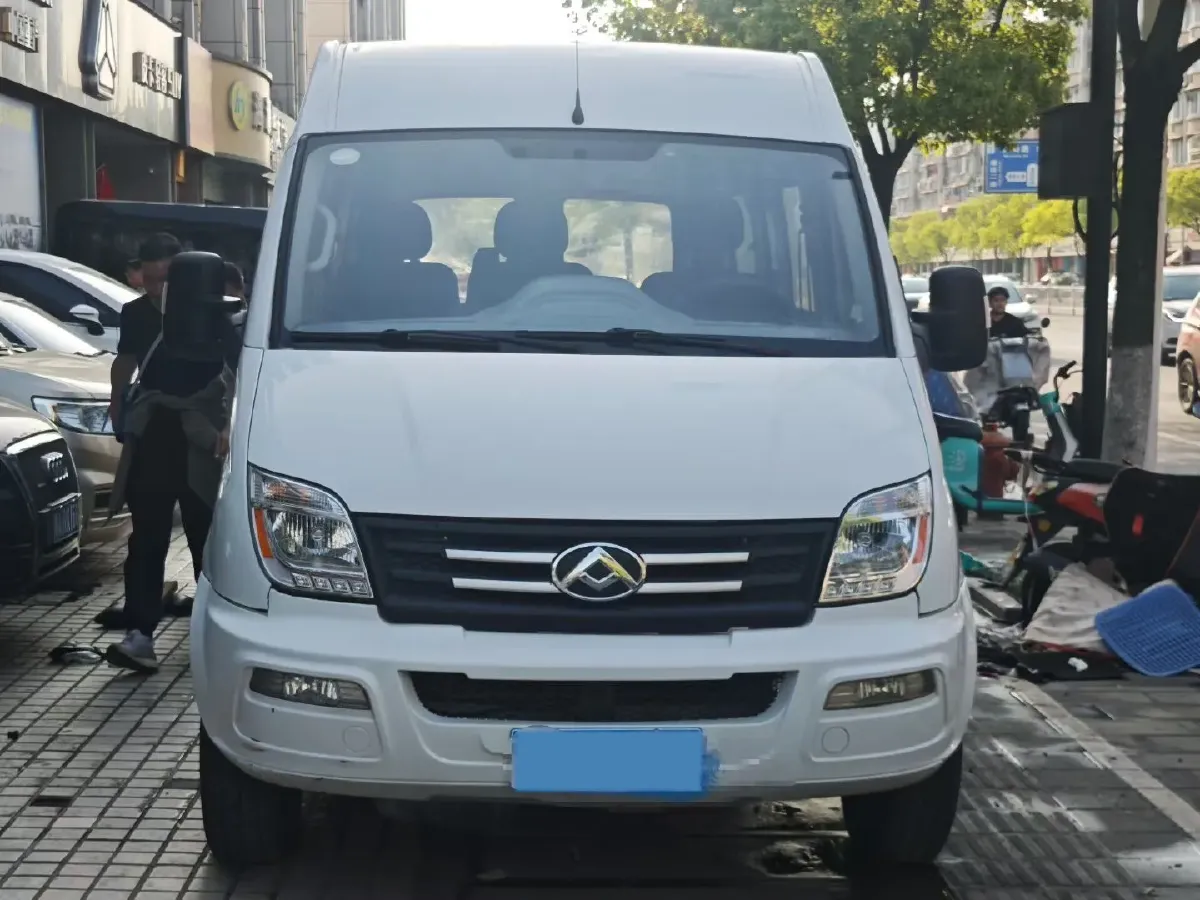 2019 MAXUS XinTu V80 2.0T 139HP L4 6MT,autocango,china used car exporter,china ev exporter,chinese used car exporter,chinese used ev exporter
