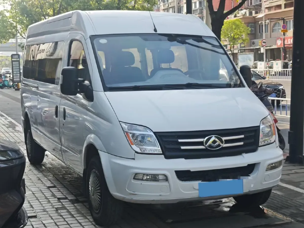 2019 MAXUS XinTu V80 2.0T 139HP L4 6MT,autocango,china used car exporter,china ev exporter,chinese used car exporter,chinese used ev exporter