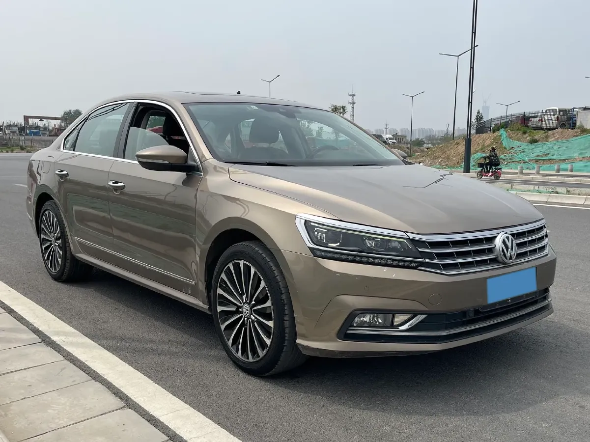 2017 Volkswagen Passat 1.8T 180HP L4 7DCT,autocango,china used car exporter,china ev exporter,chinese used car exporter,chinese used ev exporter