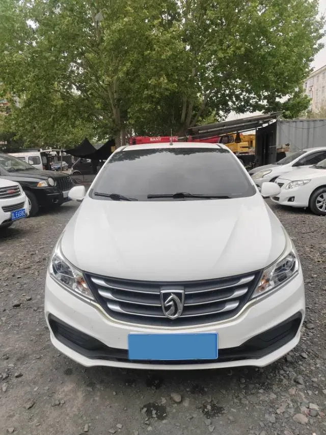 2016 BaoJun 310 1.2L 82HP L4 5MT,autocango,china used car exporter,china ev exporter,chinese used car exporter,chinese used ev exporter