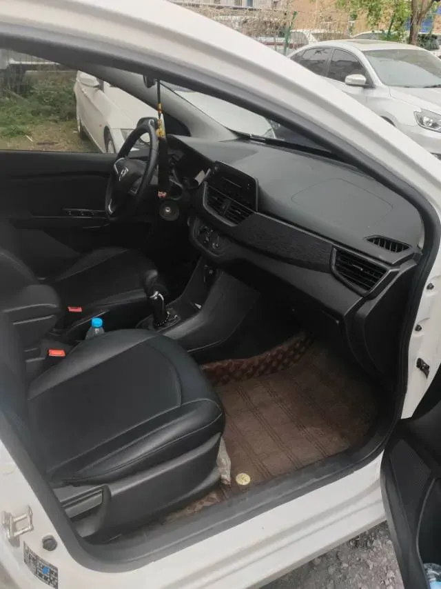 2016 BaoJun 310 1.2L 82HP L4 5MT,autocango,china used car exporter,china ev exporter,chinese used car exporter,chinese used ev exporter