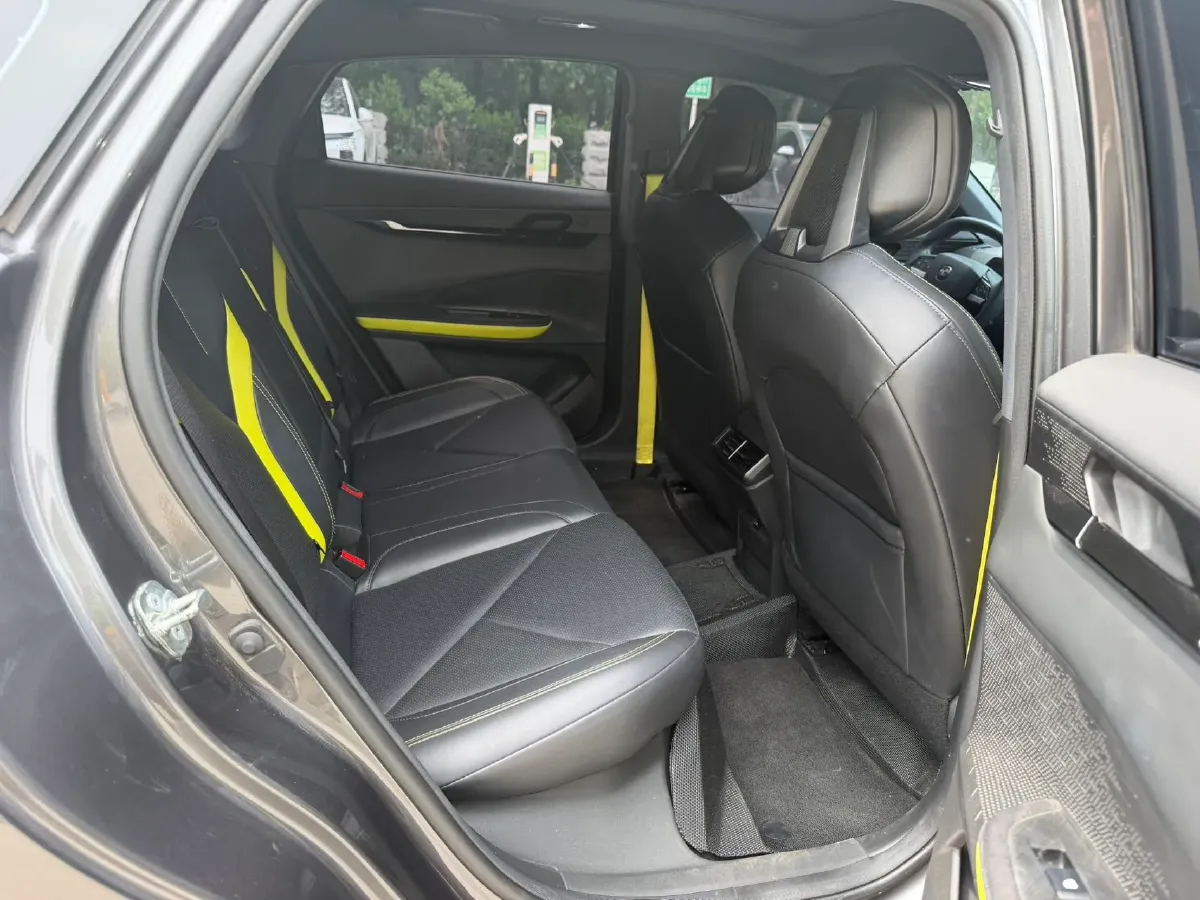 2022 ChangAn UNI-V 1.5T 188HP L4 7DCT,autocango,china used car exporter,china ev exporter,chinese used car exporter,chinese used ev exporter