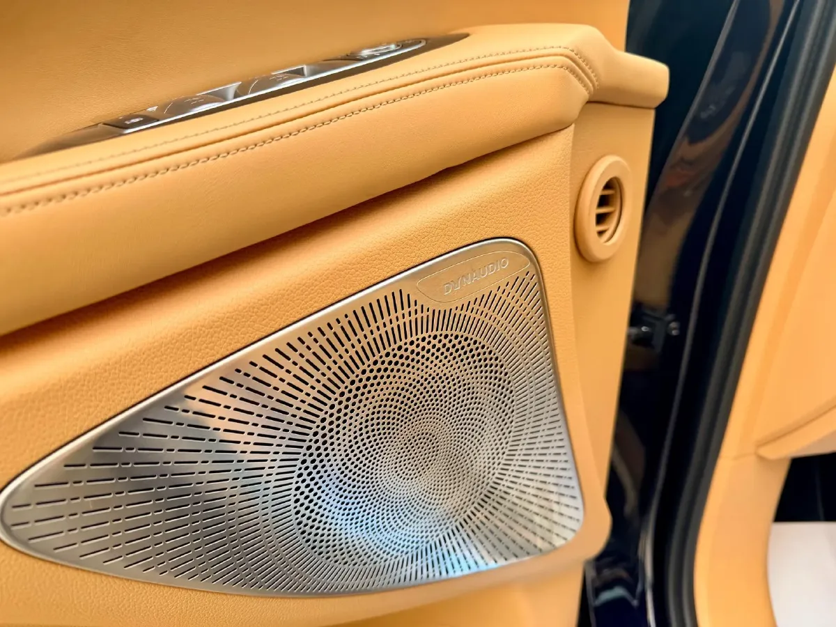 2024 Voyah Dream 1.5T 150HP L4 PHEV 43KWH,autocango,china used car exporter,china ev exporter,chinese used car exporter,chinese used ev exporter