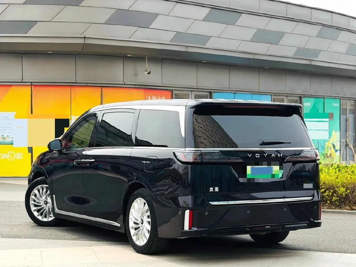 2024 Voyah Dream 1.5T 150HP L4 PHEV 43KWH,autocango,china used car exporter,china ev exporter,chinese used car exporter,chinese used ev exporter