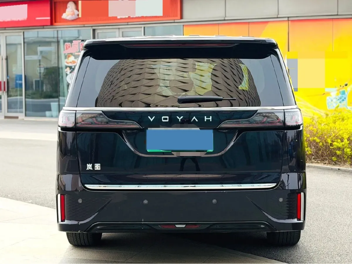 2024 Voyah Dream 1.5T 150HP L4 PHEV 43KWH,autocango,china used car exporter,china ev exporter,chinese used car exporter,chinese used ev exporter