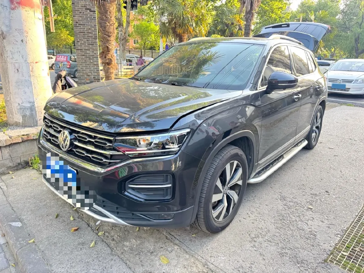 2019 Jeep Cherokee 2.0T 234HP L4 9AT,autocango,china used car exporter,china ev exporter,chinese used car exporter,chinese used ev exporter