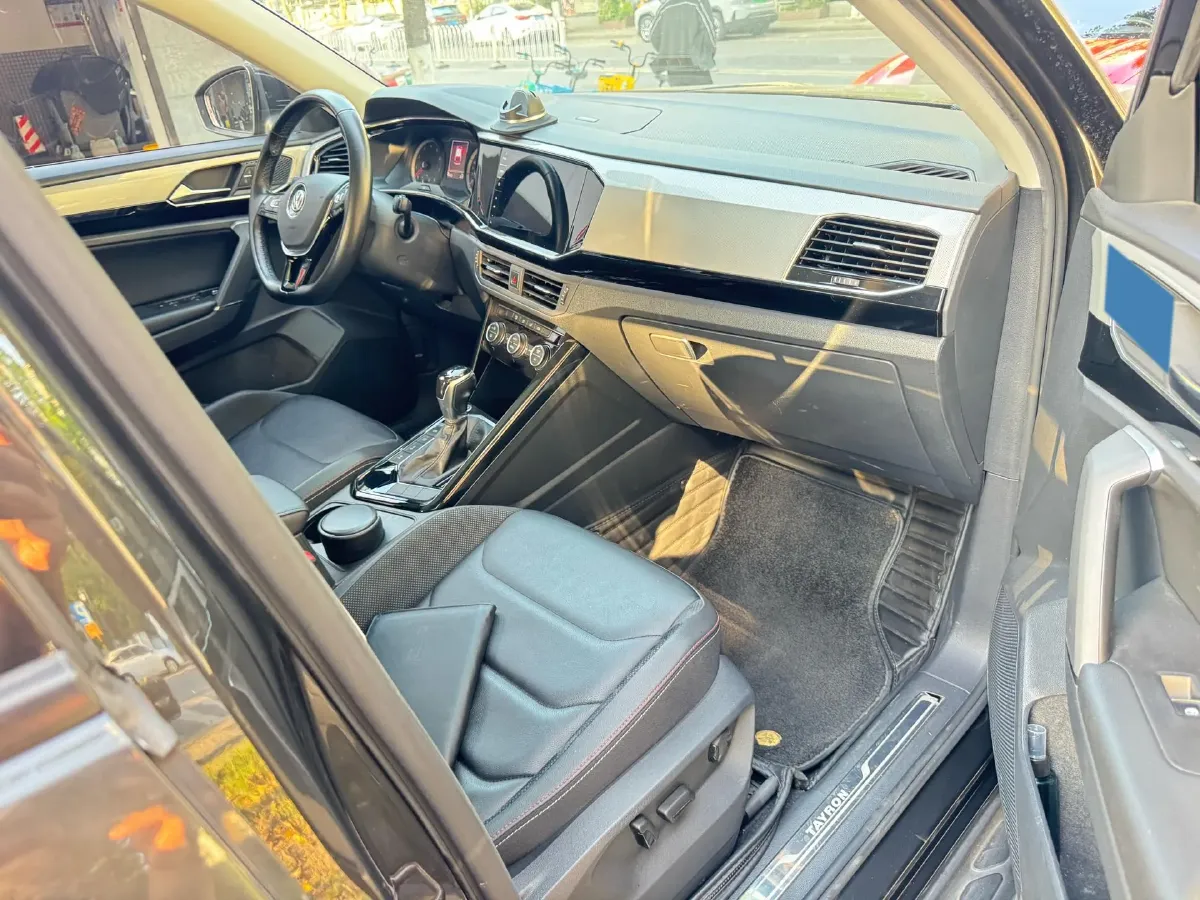 2019 Jeep Cherokee 2.0T 234HP L4 9AT,autocango,china used car exporter,china ev exporter,chinese used car exporter,chinese used ev exporter