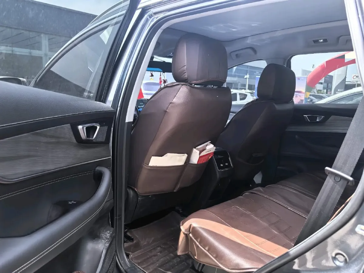 2022 Chery Tiggo 8 Plus 1.6T 197HP L4 7DCT,autocango,china used car exporter,china ev exporter,chinese used car exporter,chinese used ev exporter