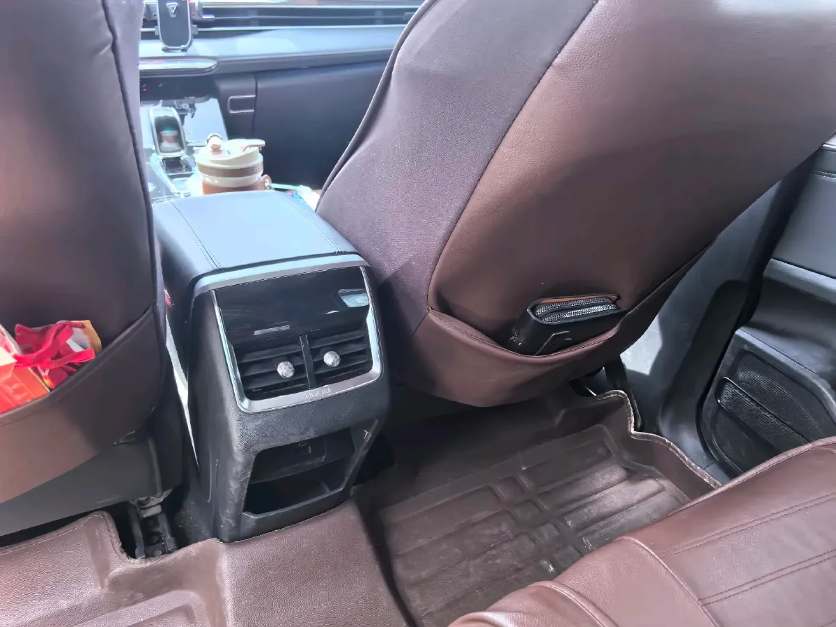 2022 Chery Tiggo 8 Plus 1.6T 197HP L4 7DCT,autocango,china used car exporter,china ev exporter,chinese used car exporter,chinese used ev exporter