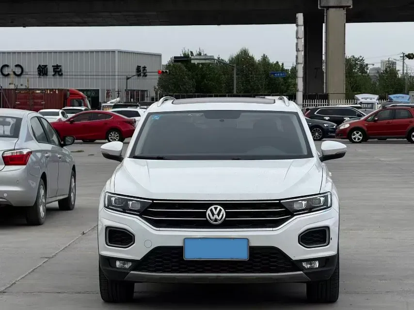 2020 Volkswagen T-Roc 1.4T 150HP L4 7DCT,autocango,china used car exporter,china ev exporter,chinese used car exporter,chinese used ev exporter