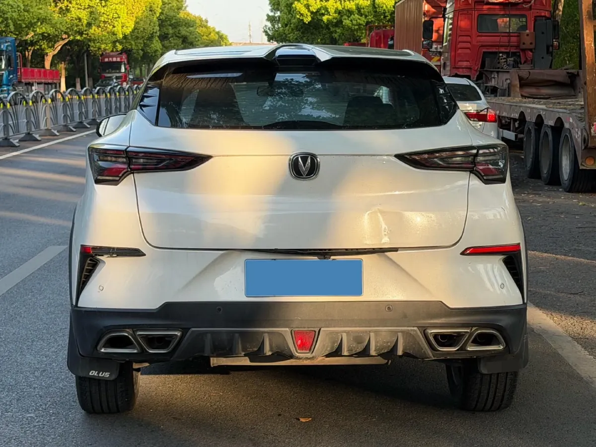 2020 ChangAn UNI-T 1.5T 180HP L4 7DCT,autocango,china used car exporter,china ev exporter,chinese used car exporter,chinese used ev exporter