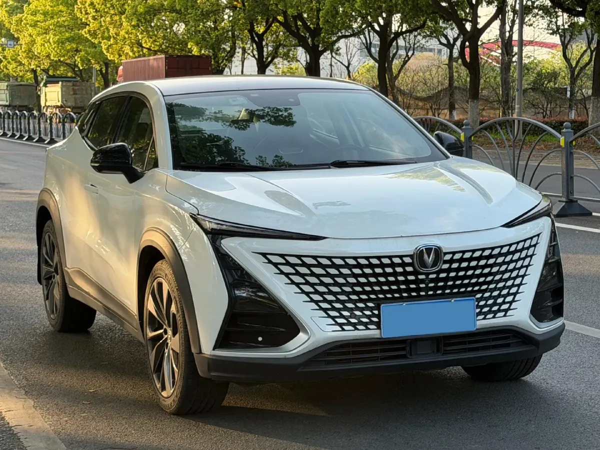 2020 ChangAn UNI-T 1.5T 180HP L4 7DCT,autocango,china used car exporter,china ev exporter,chinese used car exporter,chinese used ev exporter