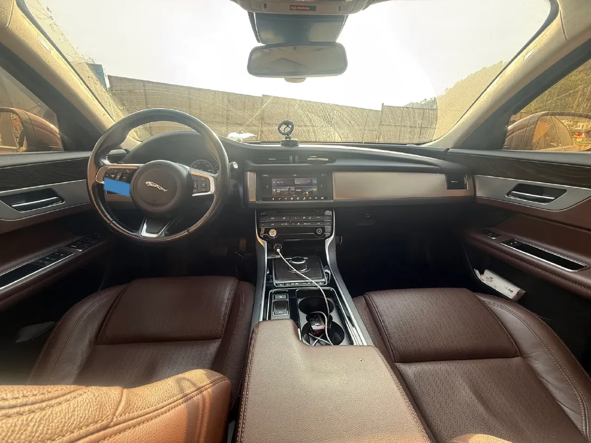 2018 Mercedes-Benz E Class 2.0T 184HP L4 9AT,autocango,china used car exporter,china ev exporter,chinese used car exporter,chinese used ev exporter