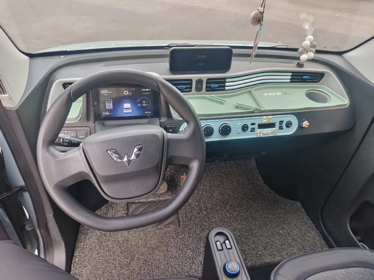 2020 WuLing HongGuang MINI EV BEV 13.8KWH,autocango,china used car exporter,china ev exporter,chinese used car exporter,chinese used ev exporter