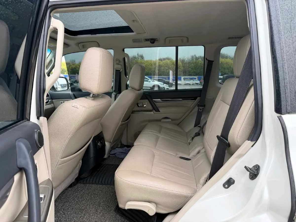 2017 Honda Jade 1.8L 141HP L4 5AT,autocango,china used car exporter,china ev exporter,chinese used car exporter,chinese used ev exporter