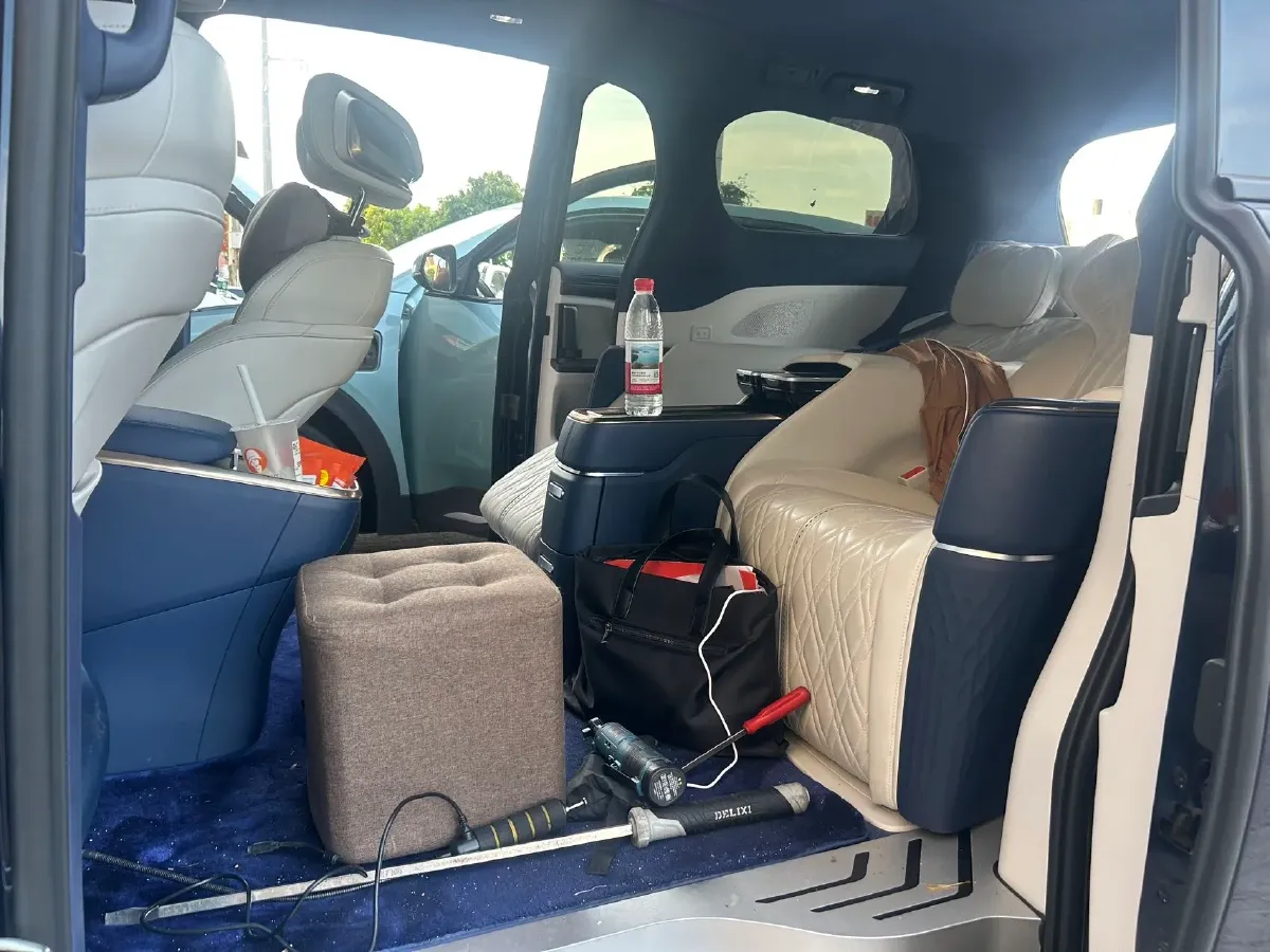 2022 Buick GL8 2.0T 237HP L4 9AT,autocango,china used car exporter,china ev exporter,chinese used car exporter,chinese used ev exporter