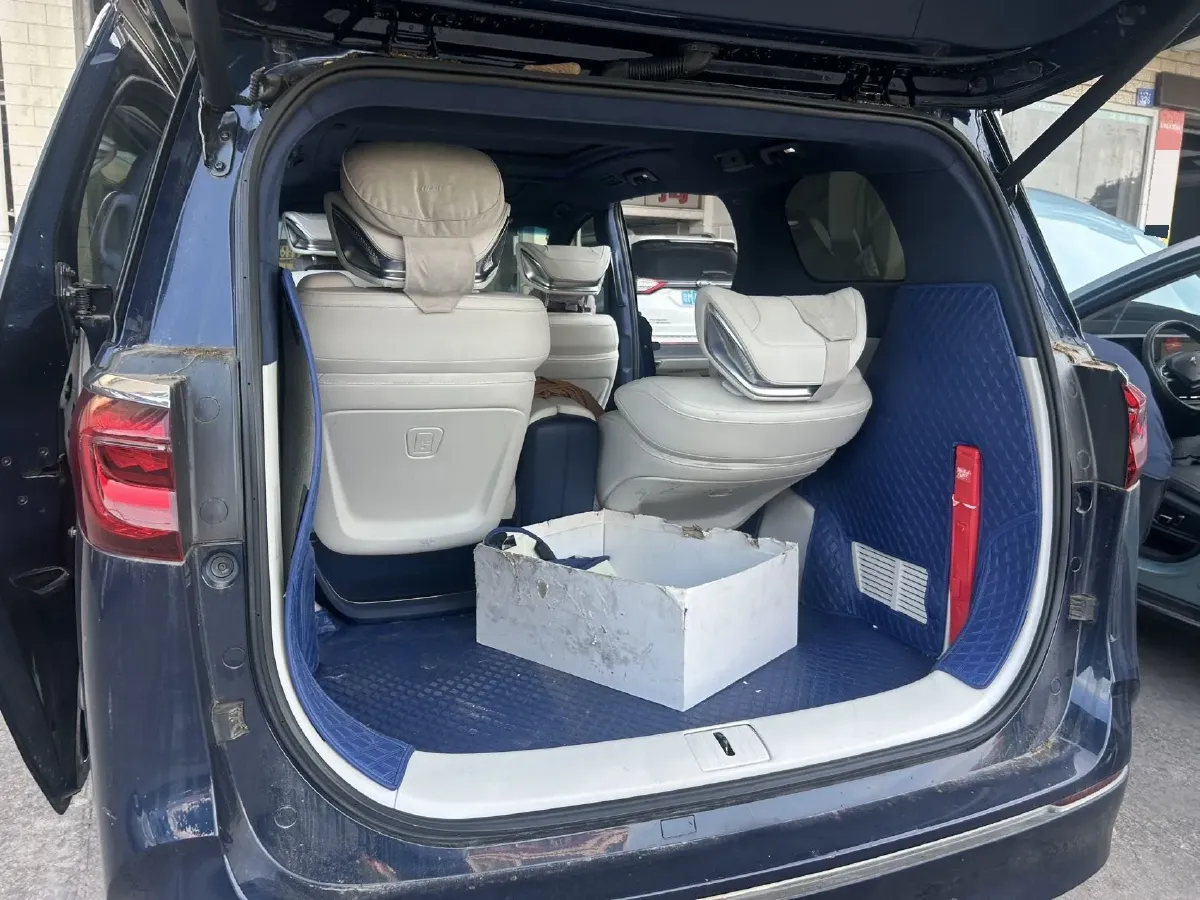 2022 Buick GL8 2.0T 237HP L4 9AT,autocango,china used car exporter,china ev exporter,chinese used car exporter,chinese used ev exporter