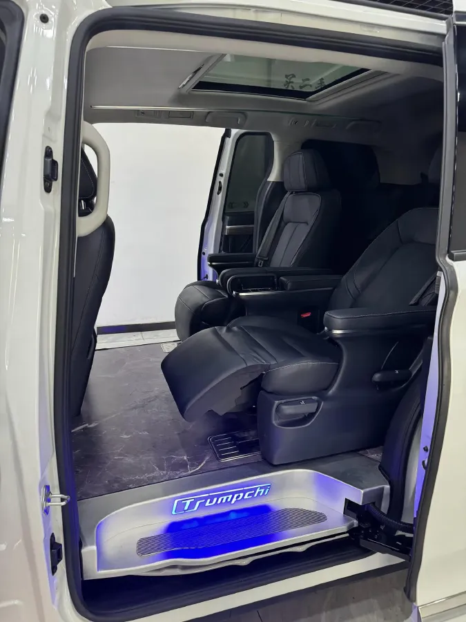 2023 GAC Trumpchi M8 2.0T 252HP L4 8AT,autocango,china used car exporter,china ev exporter,chinese used car exporter,chinese used ev exporter