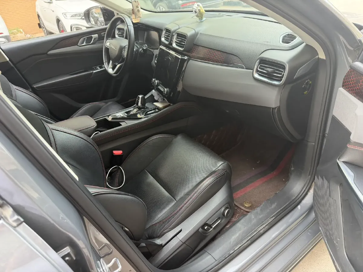 2018 Toyota C-HR 2.0L 171HP L4 CVT,autocango,china used car exporter,china ev exporter,chinese used car exporter,chinese used ev exporter