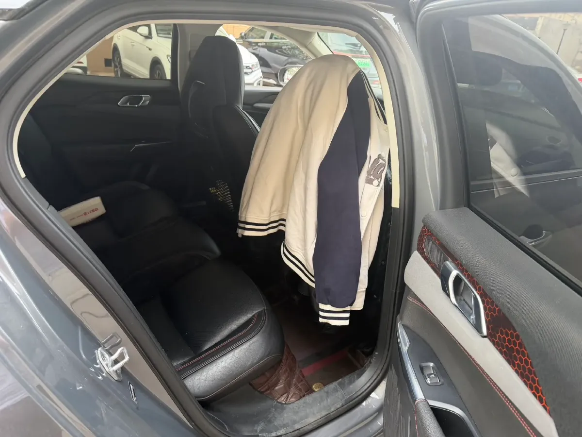 2018 Toyota C-HR 2.0L 171HP L4 CVT,autocango,china used car exporter,china ev exporter,chinese used car exporter,chinese used ev exporter