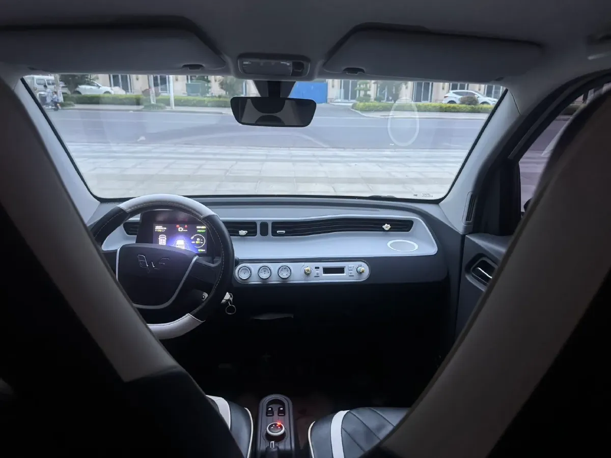 2022 WuLing HongGuang MINI EV BEV 13.9KWH,autocango,china used car exporter,china ev exporter,chinese used car exporter,chinese used ev exporter