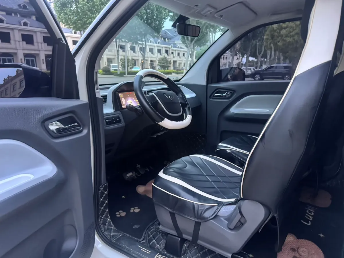 2022 WuLing HongGuang MINI EV BEV 13.9KWH,autocango,china used car exporter,china ev exporter,chinese used car exporter,chinese used ev exporter