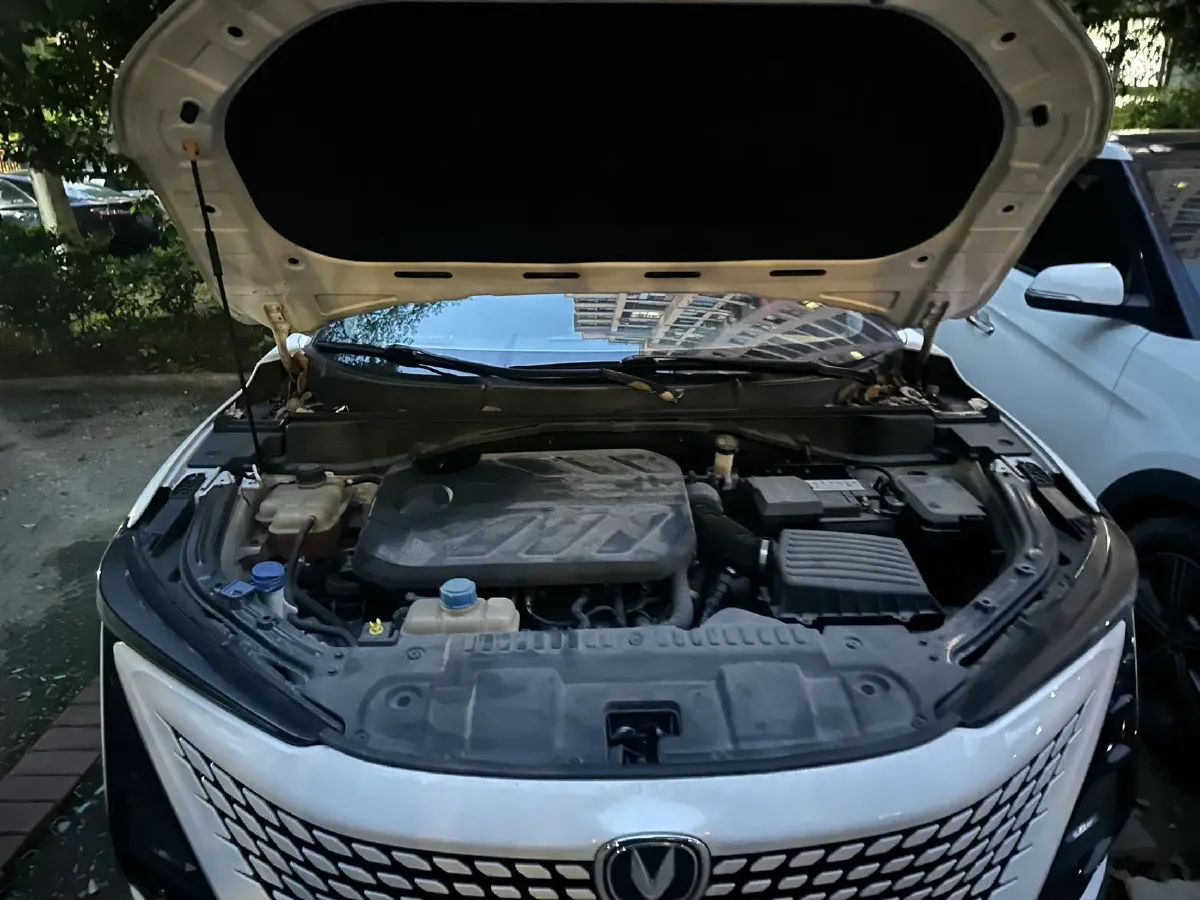 2020 ChangAn UNI-T 1.5T 180HP L4 7DCT,autocango,china used car exporter,china ev exporter,chinese used car exporter,chinese used ev exporter